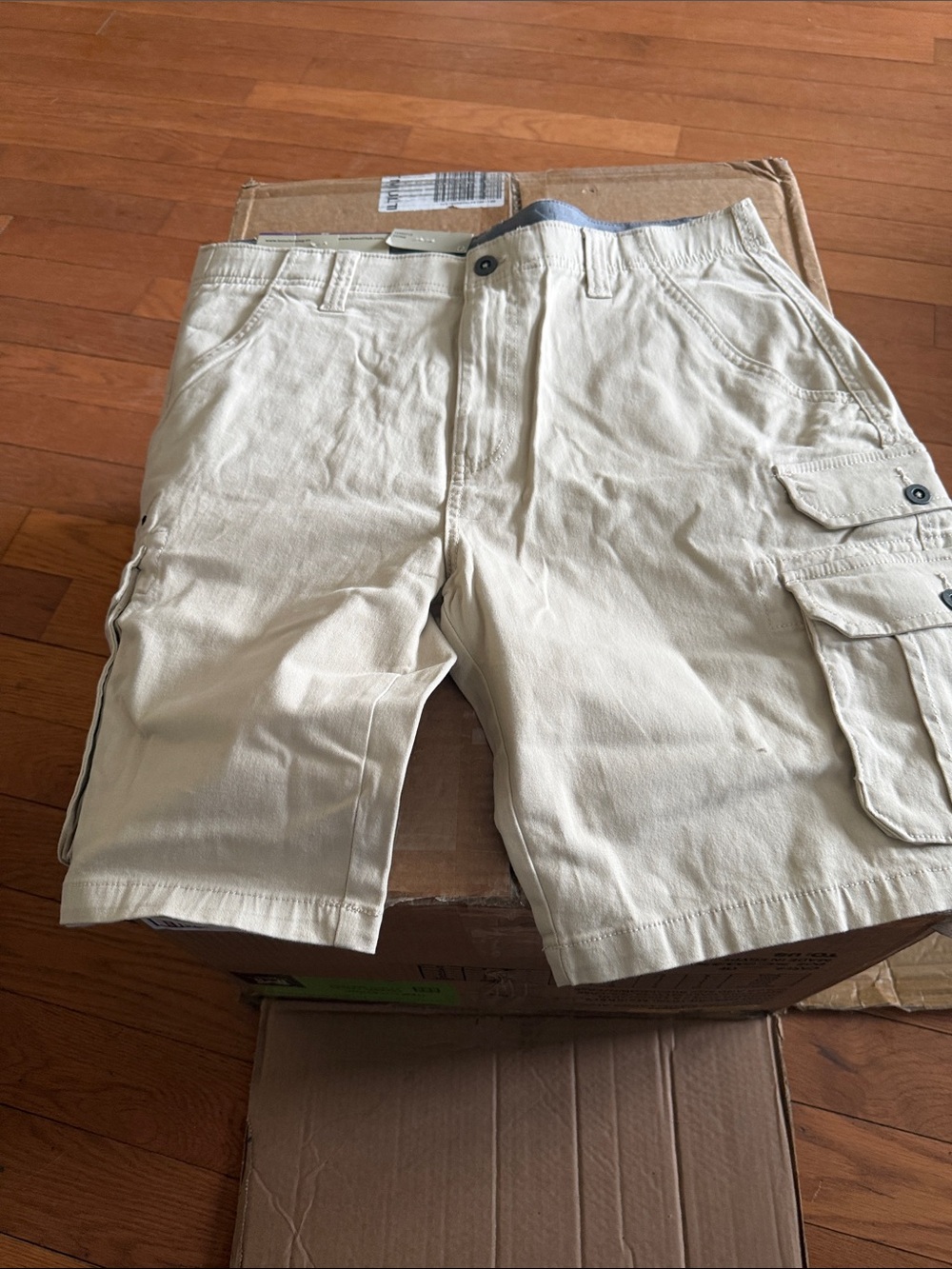 Casual Beige Cargo Shorts for Men - Multi-Pocket Utility Style